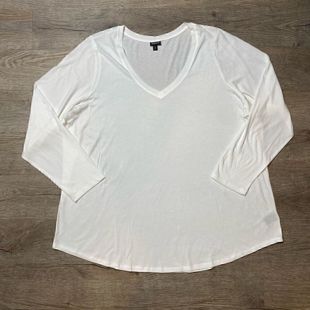 Torrid White Long Sleeve Tshirt Basic Top Tunic Size 4X Stretch Pristine Cond. - Picture 2 of 9